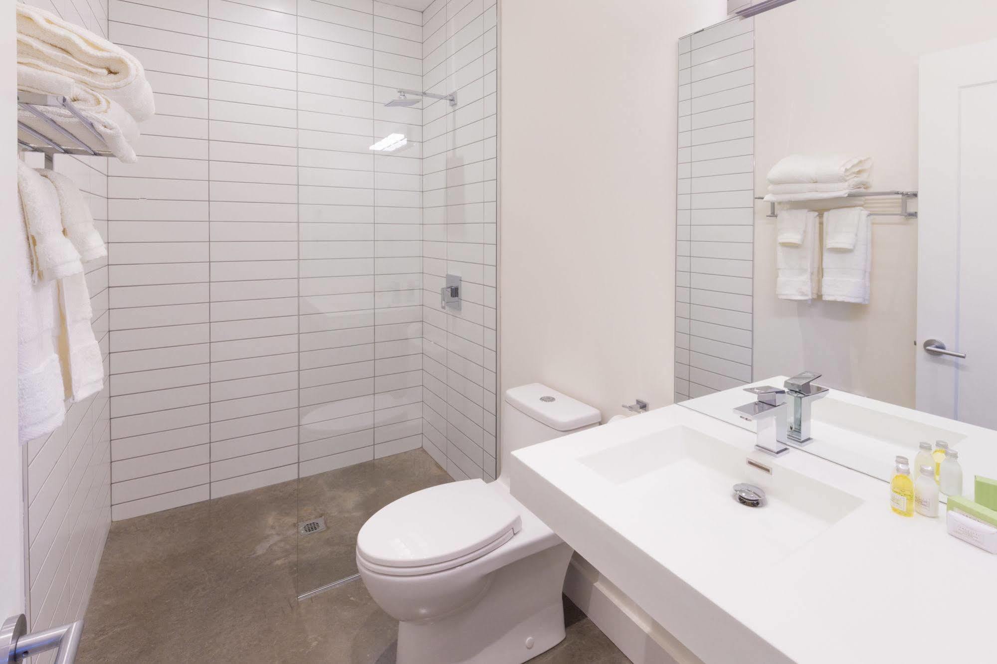 Quarterdeck Beachside Villas & Lofts Summerville Centre Екстериор снимка